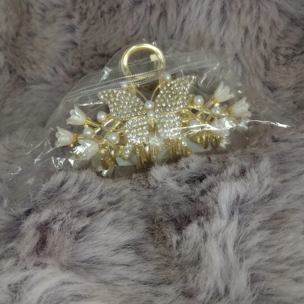 Levao Gold Pearl Rhinestone Butterfly Flower Claw Clip NWT